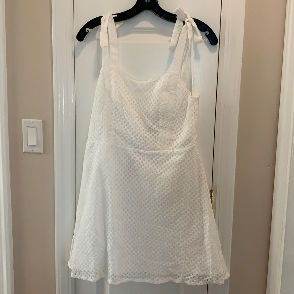 Adorable little white dress!